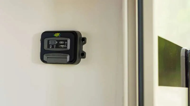 Battery Tender 10AMP PWM/150W/12V Indoor Solar Controller System btn021-1175