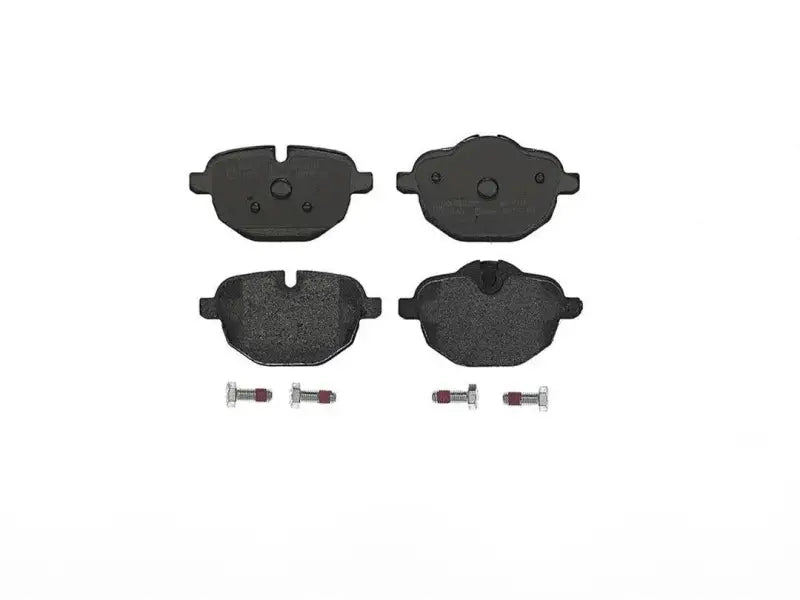 Brake Pad FMSI Number D1473-8672; Low-Metallic; Set Of 4; With Hardware brmp06064